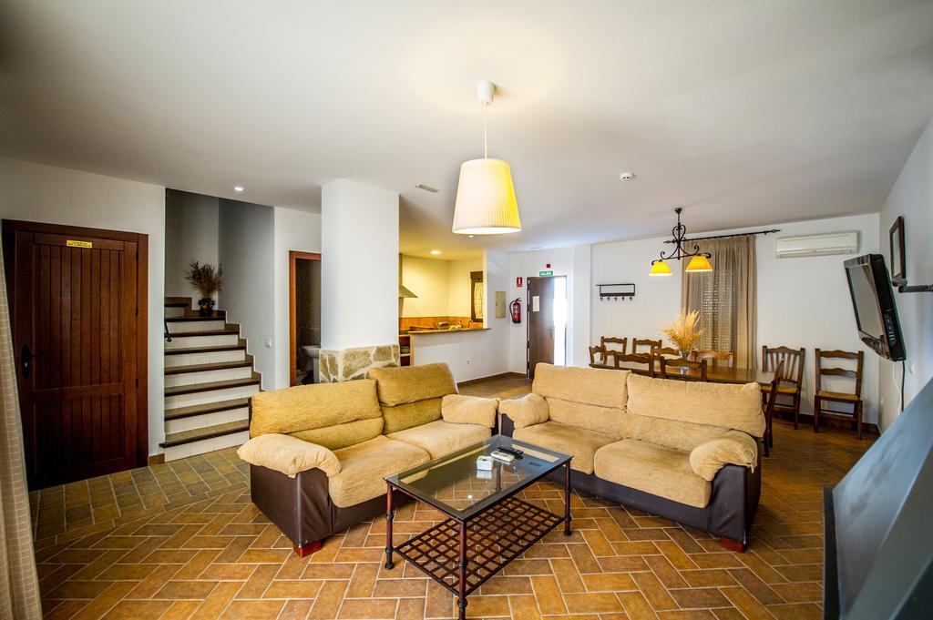 Apartamentos La Venta Del Charco Cardeña Rum bild