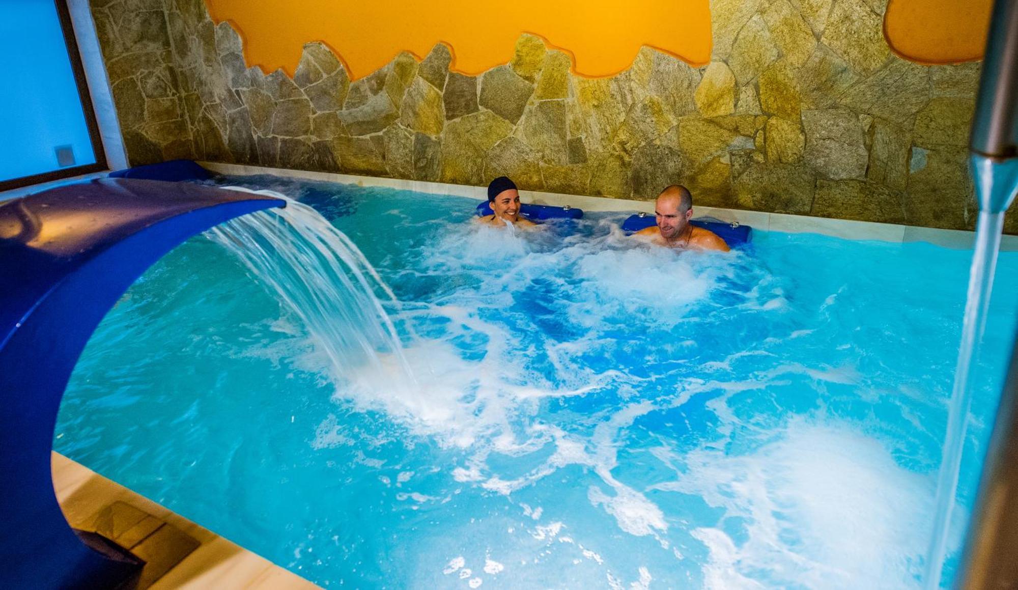 Apartamentos La Venta Del Charco Cardeña Rum bild